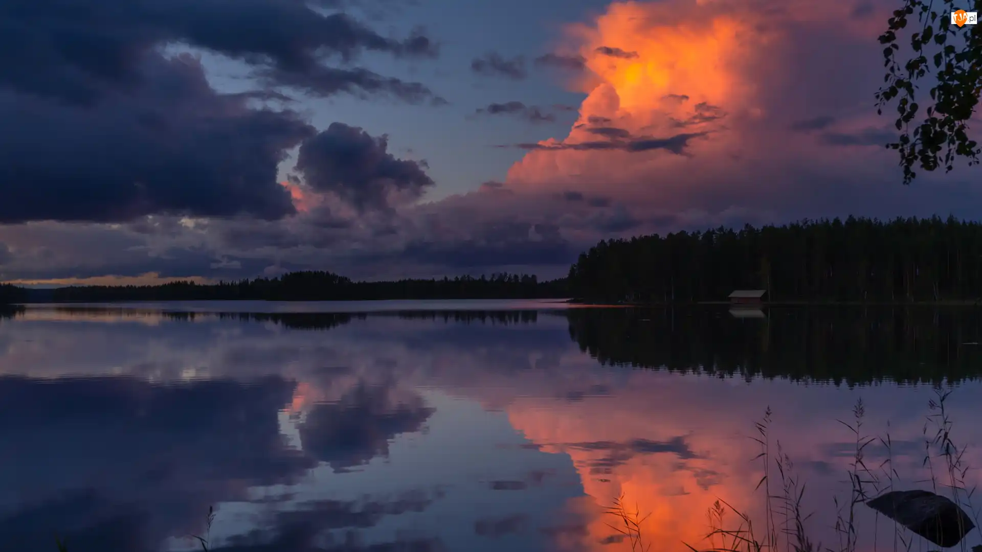 Zachód słońca, Lasy, Finlandia, Jezioro Korpijarvi, Mantyharju, Odbicie, Chmury