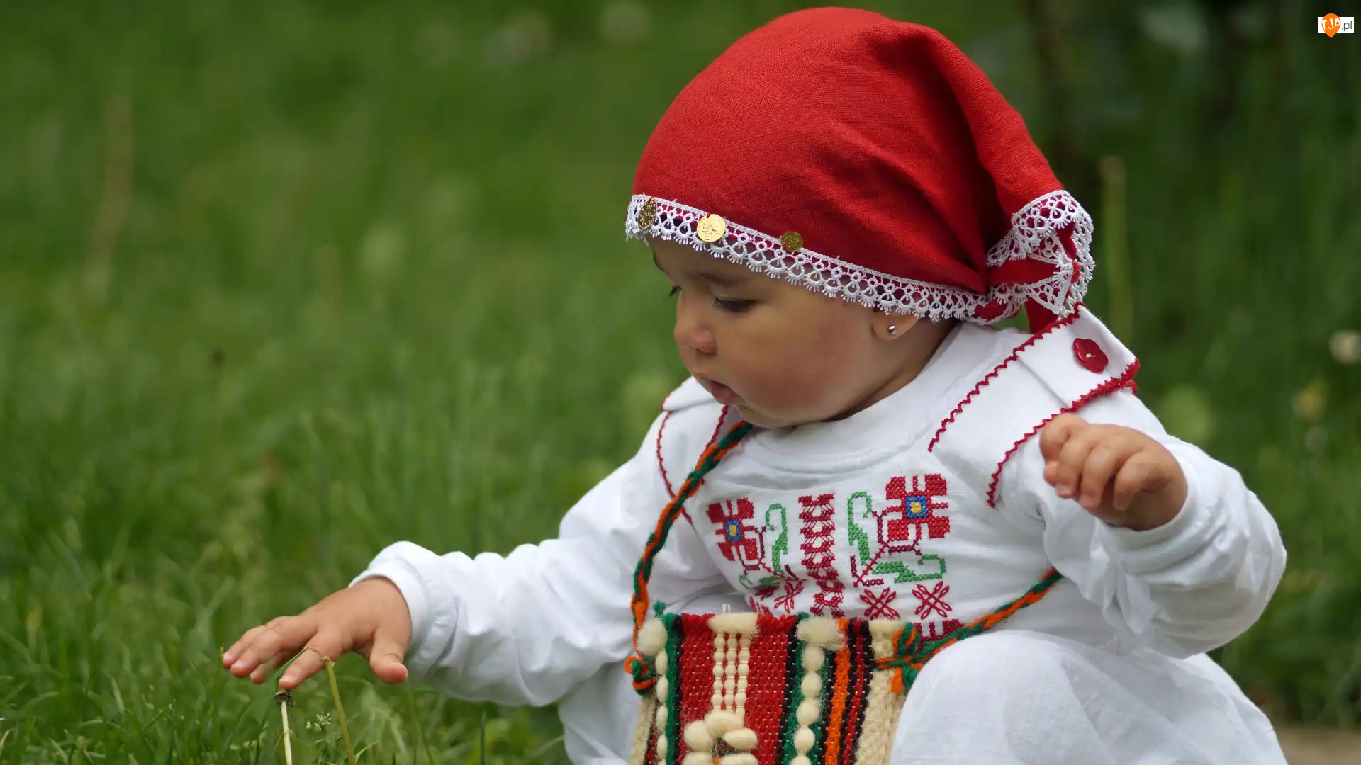 Dziewczynka, Haftowana, Kolczyki, Dziecko, Chustka, Czerwona, Sukienka