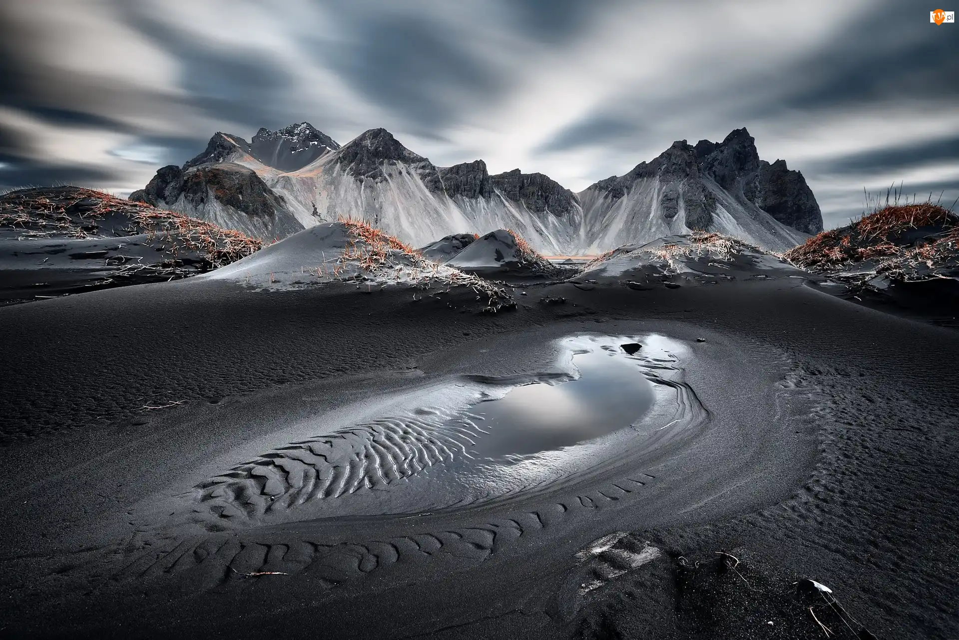 Góry, Góra Vestrahorn, Islandia, Piasek, Plaża Stokksnes, Ciemny