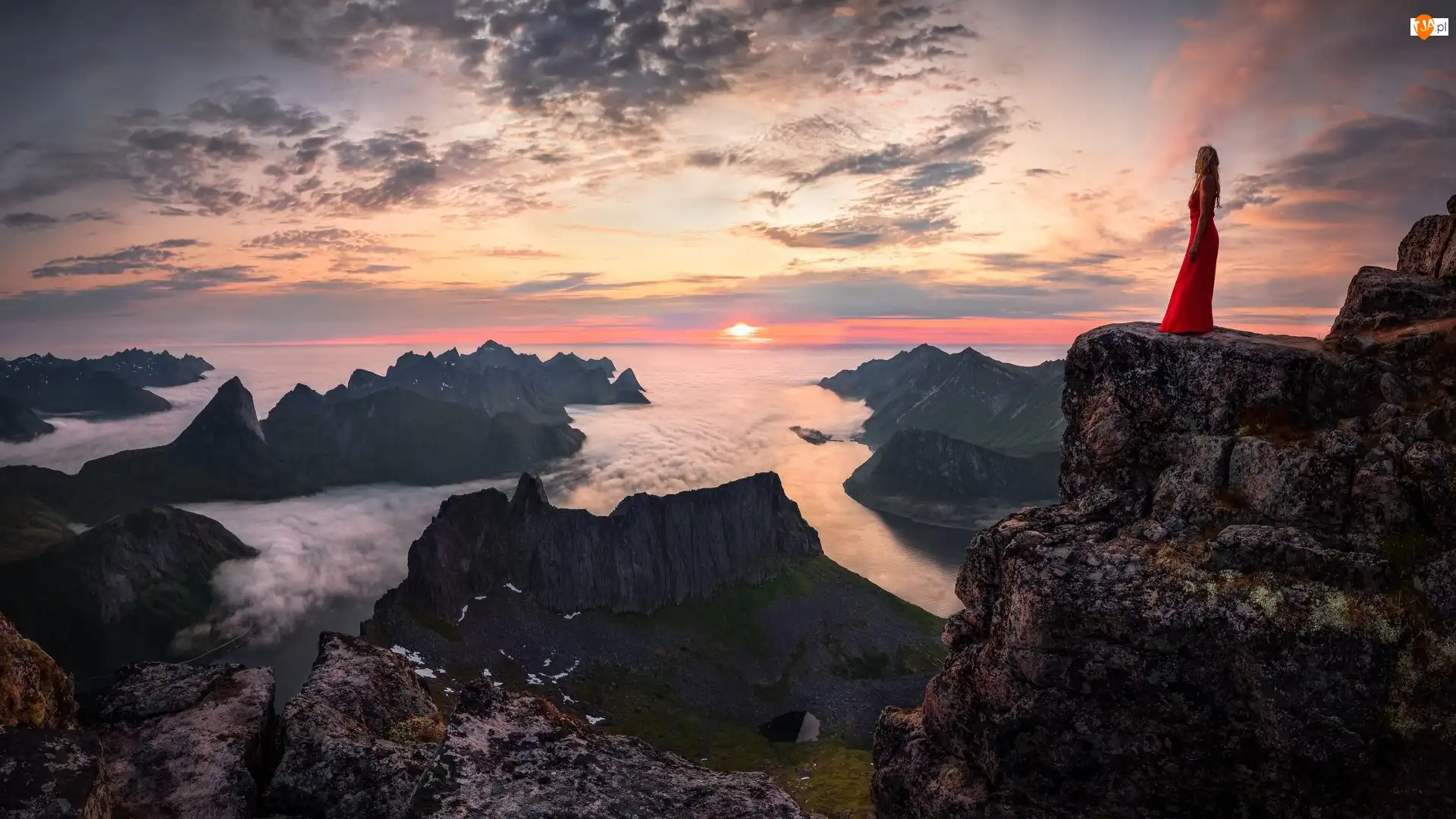 Wyspa, Senja, Chmury, Norwegia, Kobieta, Morze, Góry
