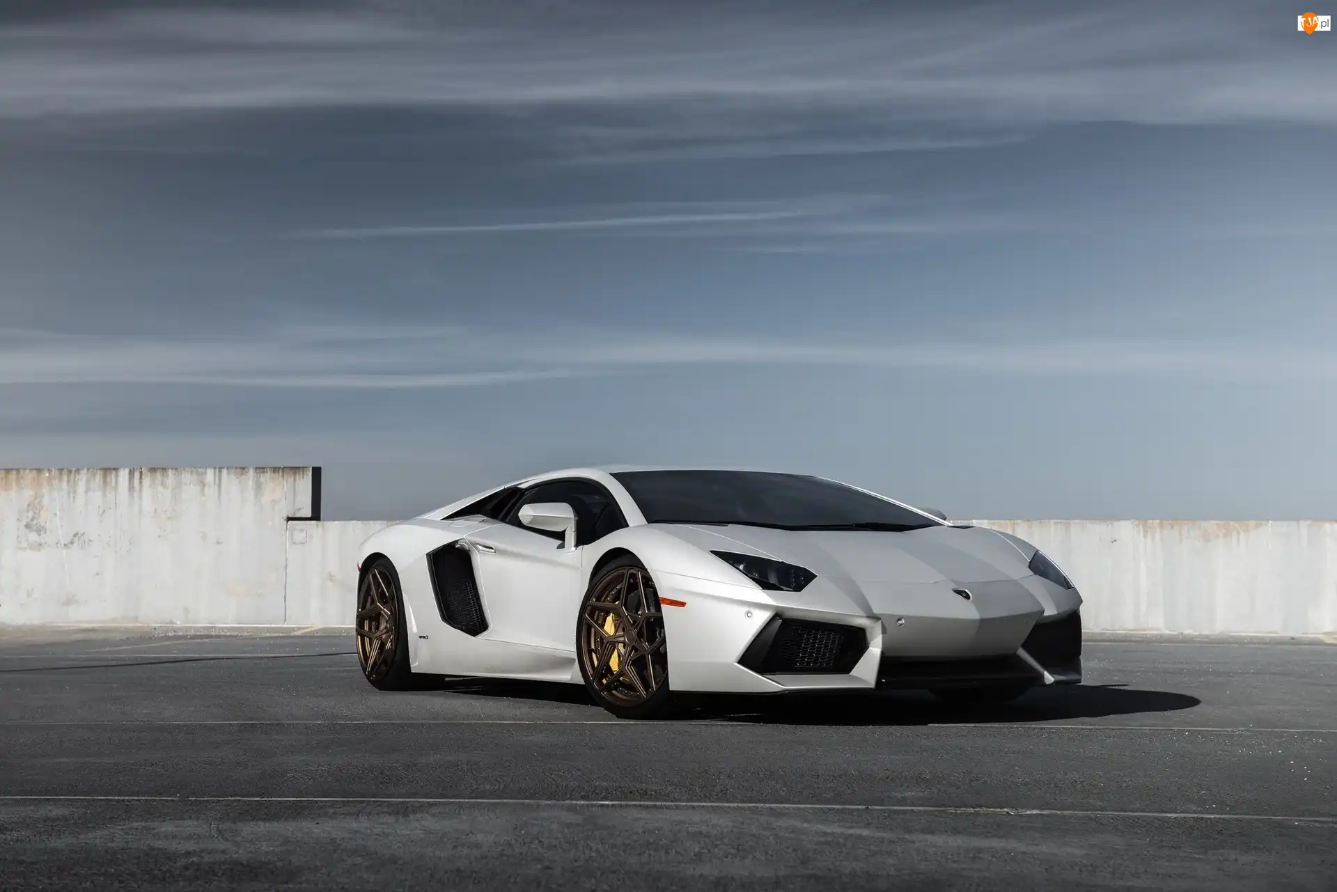 Biały, Lamborghini Aventador