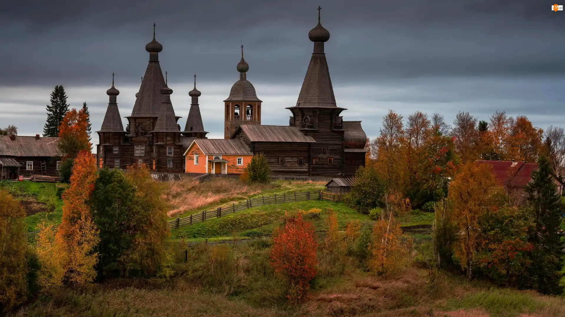 Cerkiew, Rosja, Nenoksa, Domy, Obwód archangielski, Jesień, Drzewa, Wieś