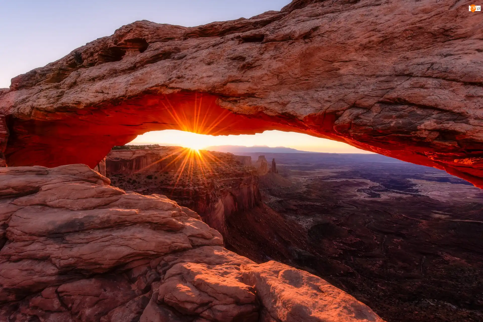 Kanion, Skały, Stany Zjednoczone, Park Narodowy Canyonlands, Utah, Promienie słońca, Łuk skalny