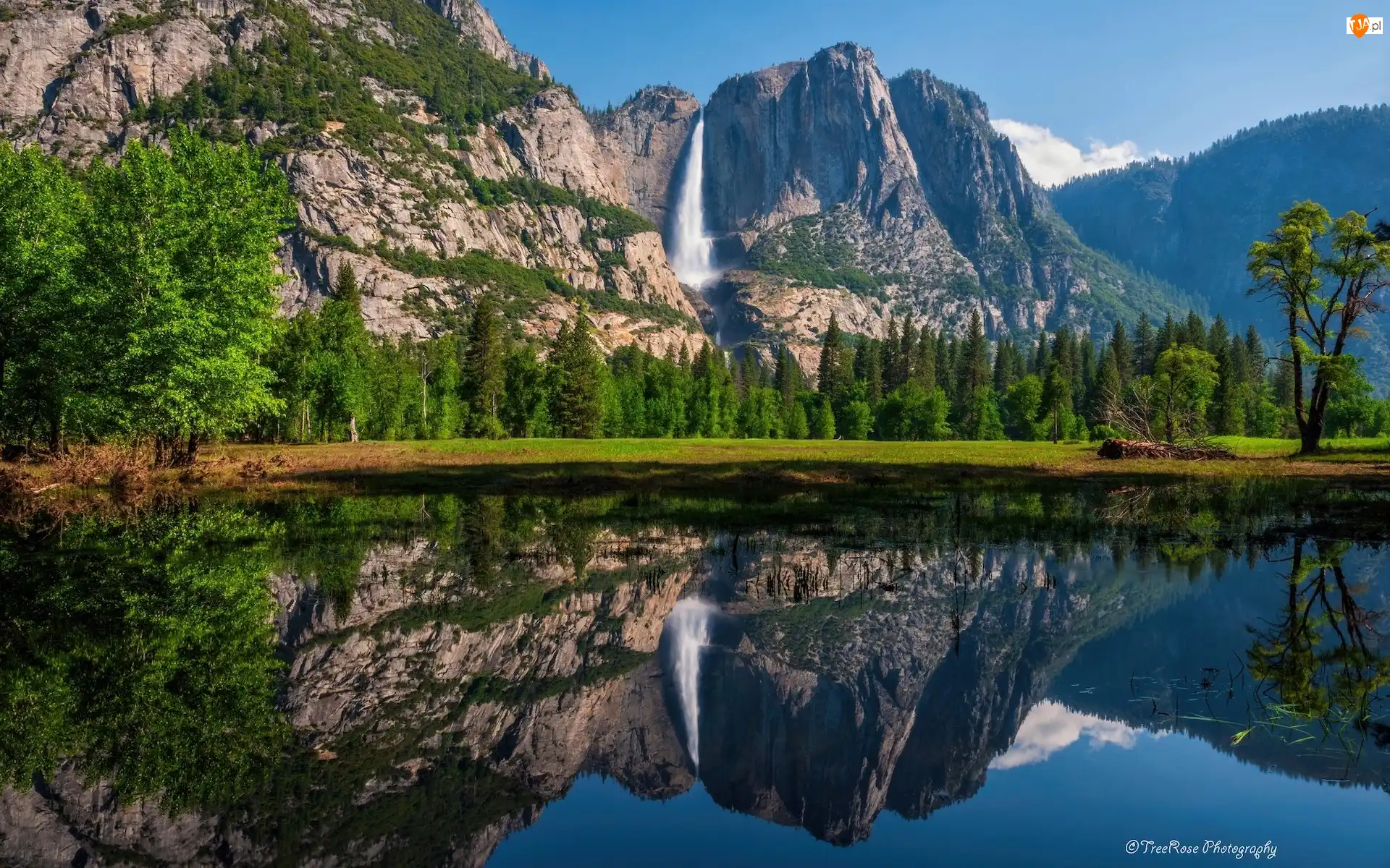 Odbicie, Kalifornia, Rzeka, Wodospad, Drzewa, Park Narodowy Yosemite, Góry, Stany Zjednoczone, Skały