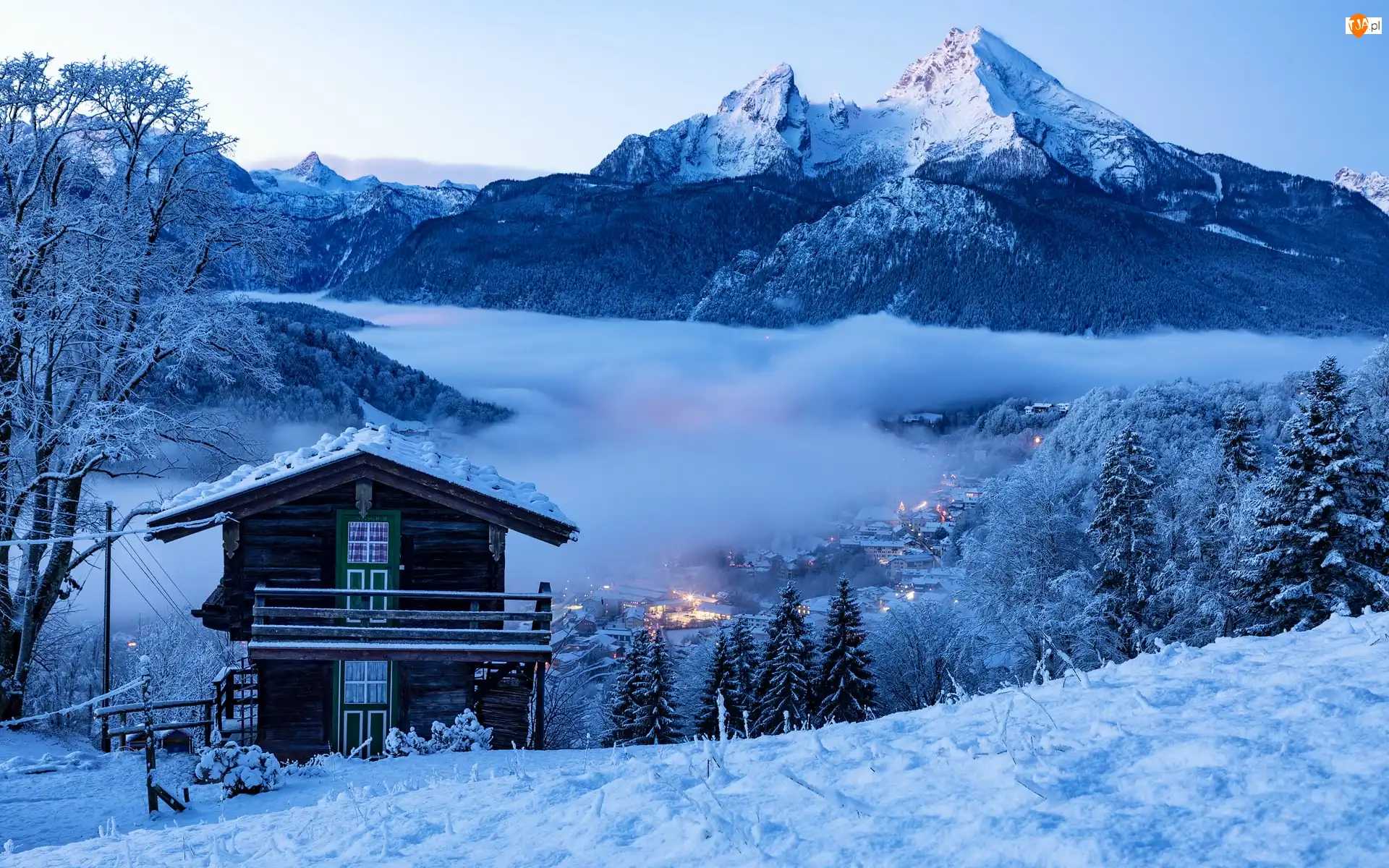 Park Narodowy Berchtesgaden, Alpy Berchtesgadeńskie, Mgła, Góra Watzmann, Bawaria, Drzewa, Góry, Niemcy, Zima, Gmina Berchtesgaden, Dom