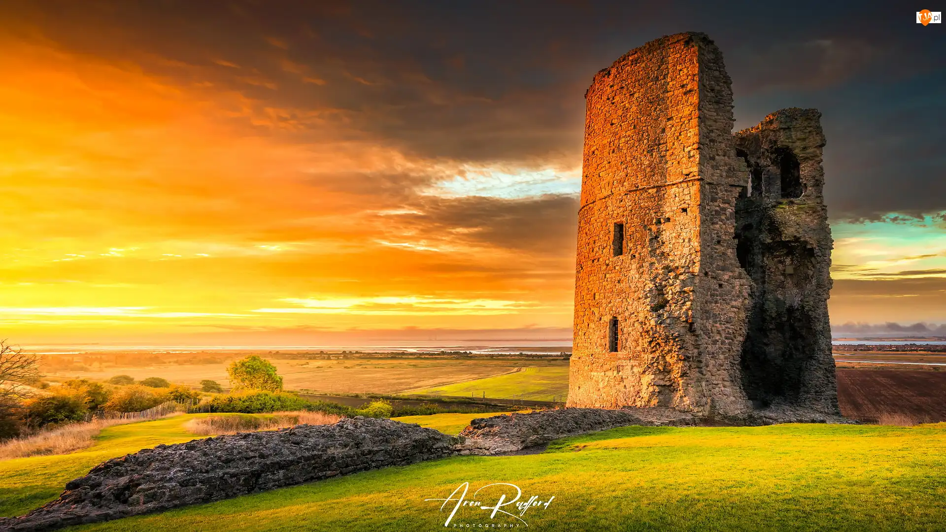 Chmury, Niebo, Drzewa, Anglia, Hadleigh, Łąka, Zamek, Trawa, Wschód słońca, Hadleigh Castle, Ruiny, Essex