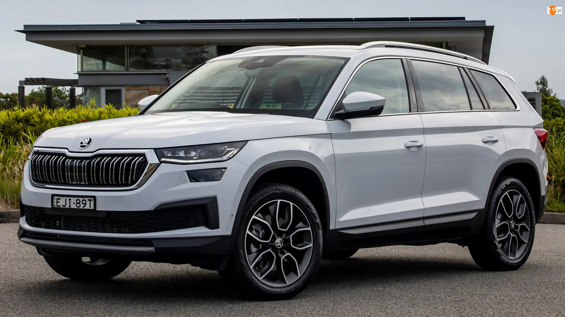 Bok, Skoda Kodiaq, Przód
