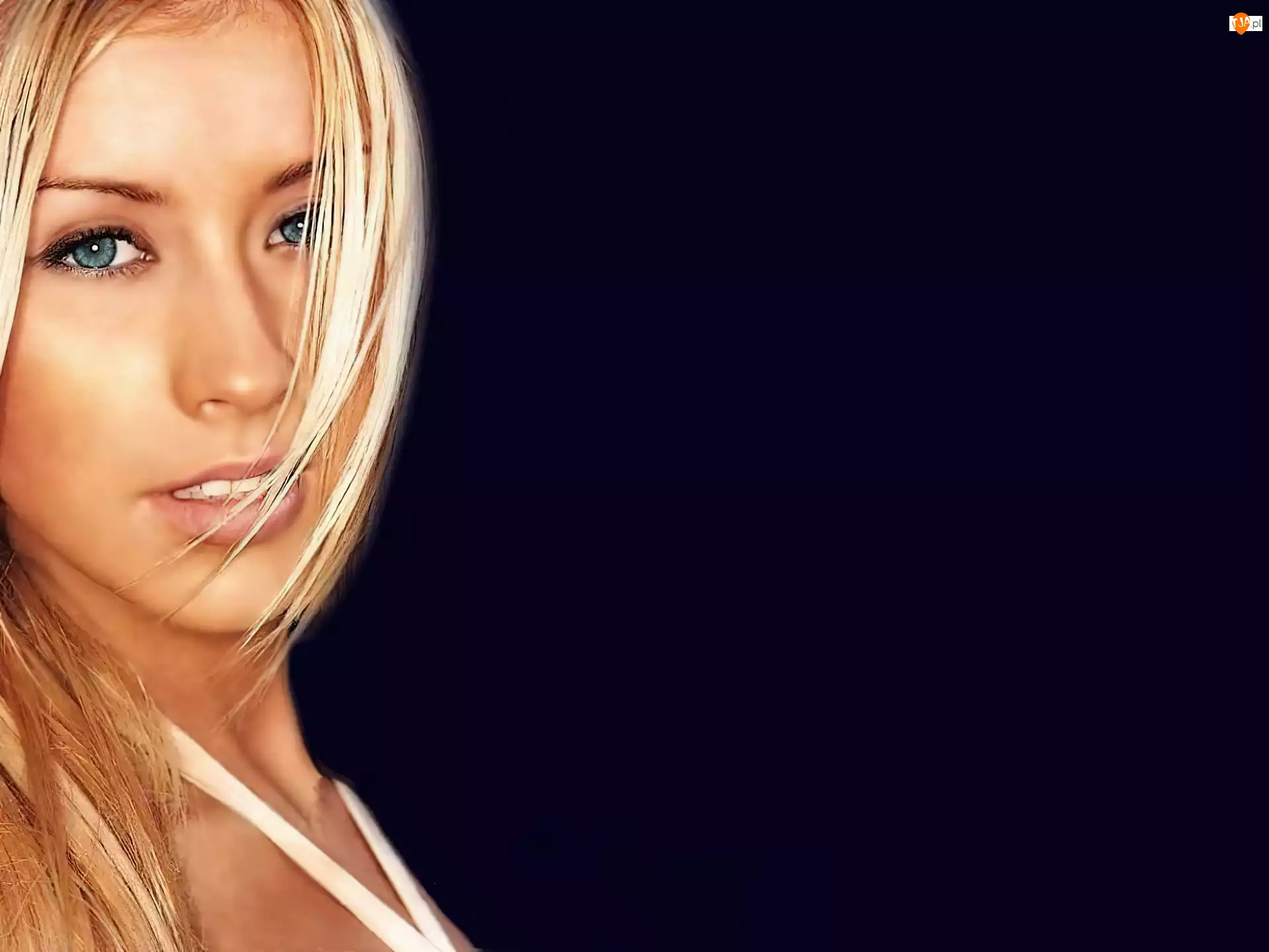 Christina Aguilera, buźka