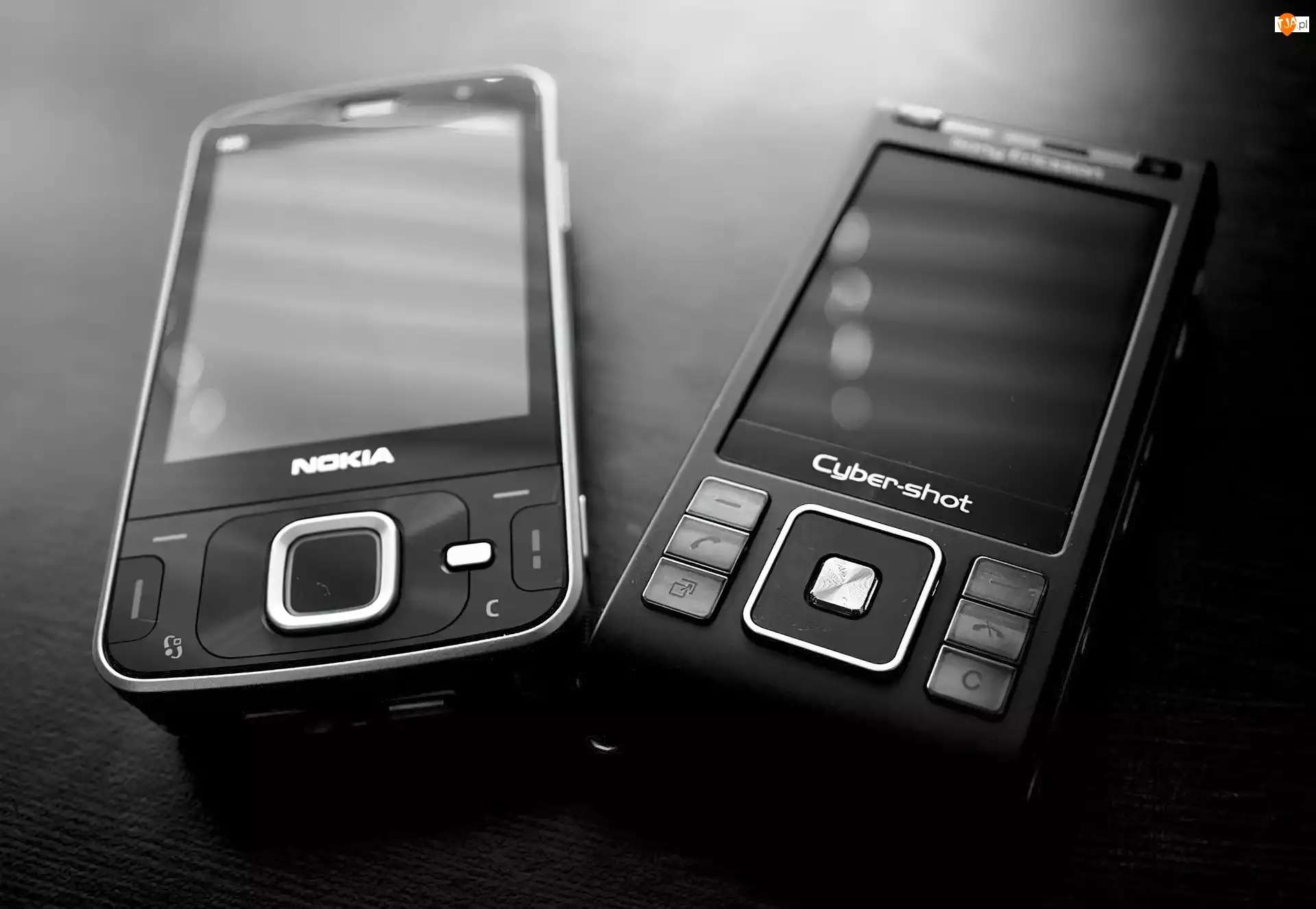 Czarny, Nokia N96, Sony Ericsson C905, Black