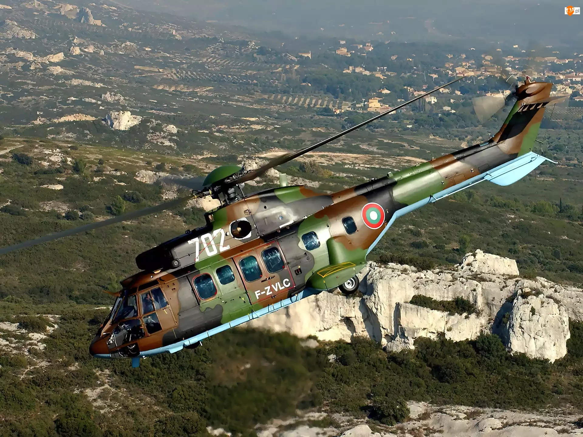 wojskowy-eurocopter-as-532-cougar