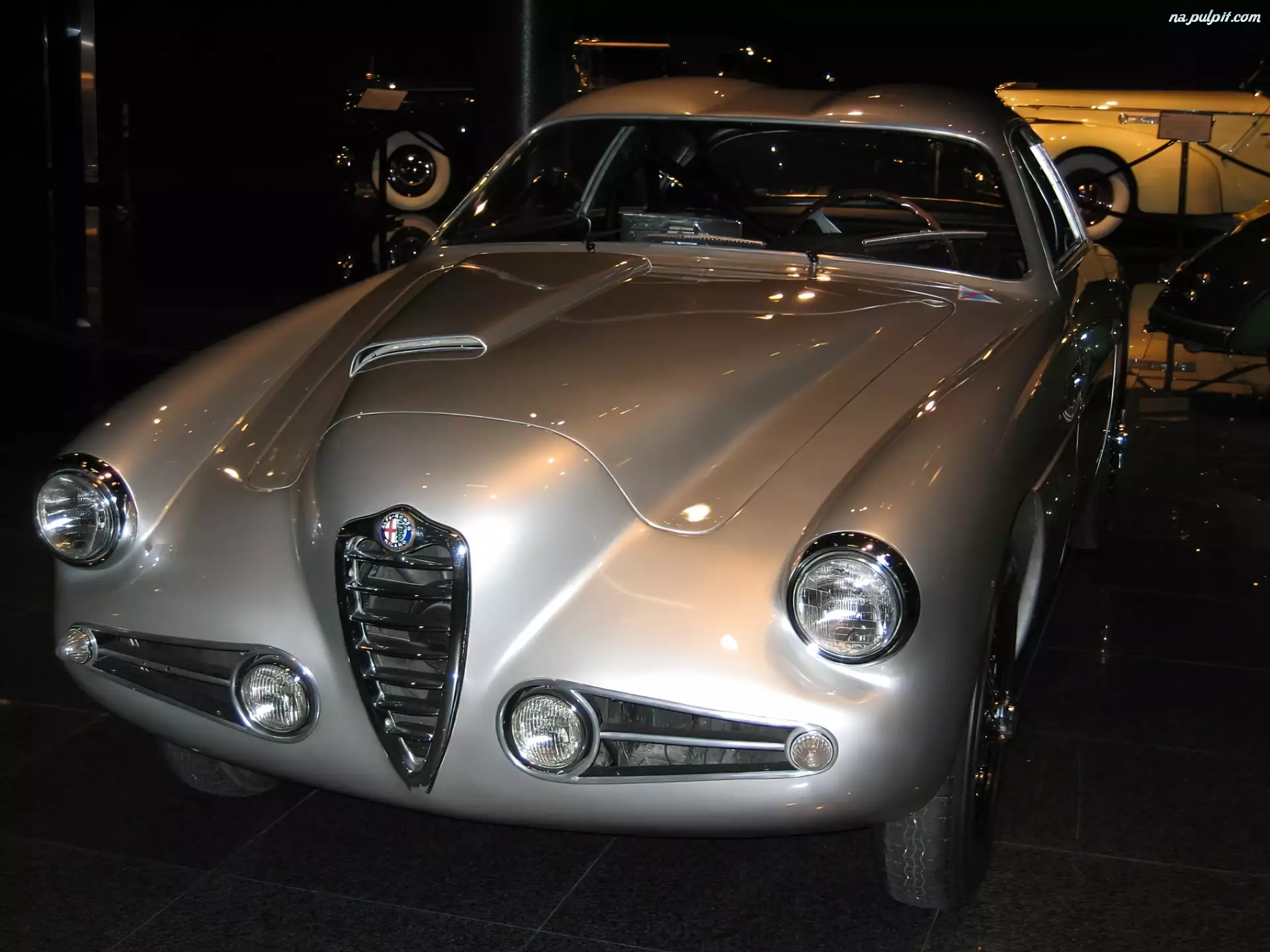 Alfa Romeo, maska, przód , światła