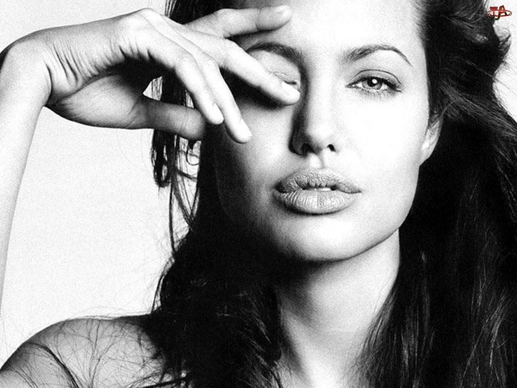czarne włosy, Angelina Jolie