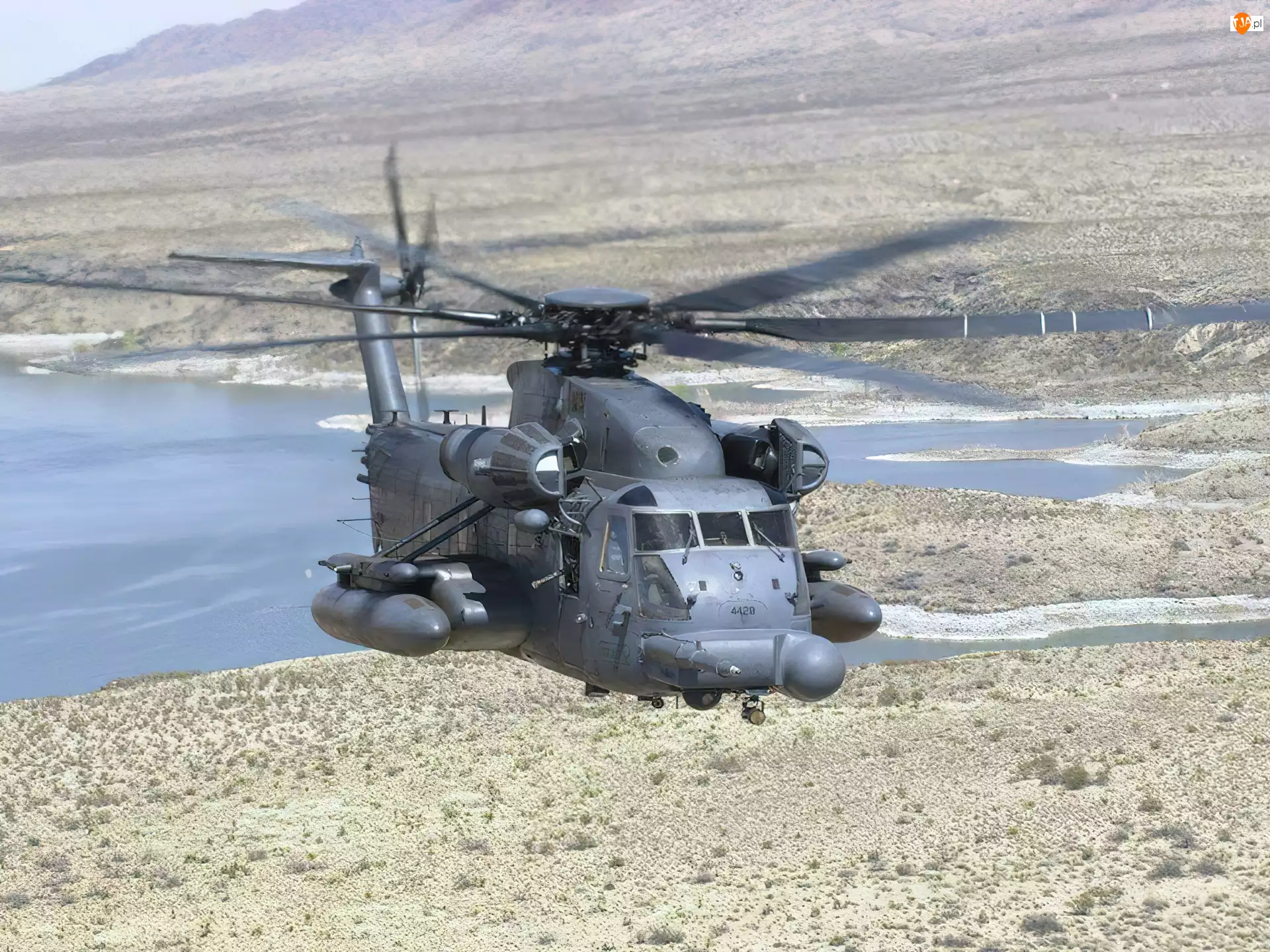 Pustynia, CH-53E Super Stallion