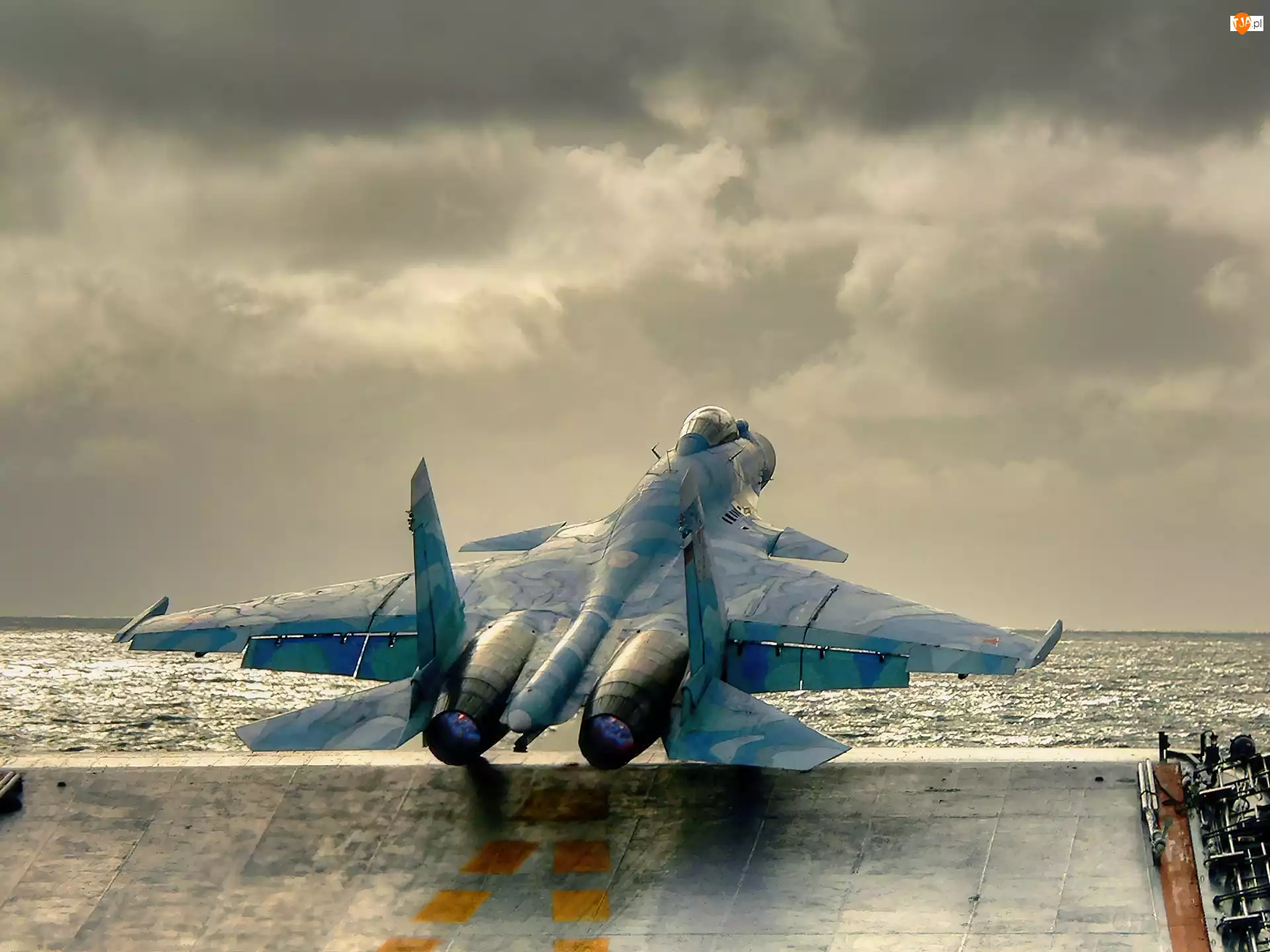 SU-33 Flanker, Start, Z, Lotniskowca