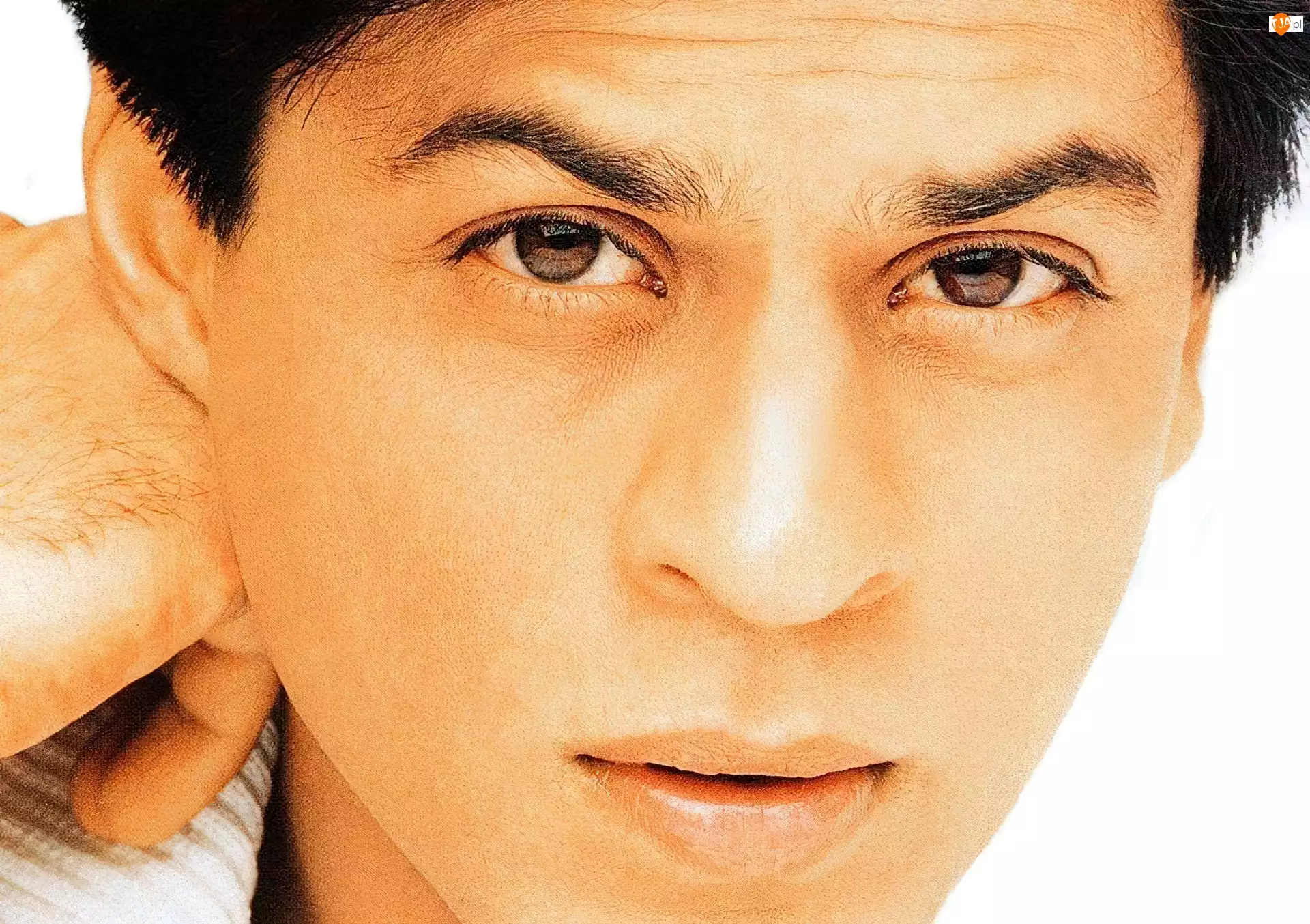 Oczy, Shahrukh Khan