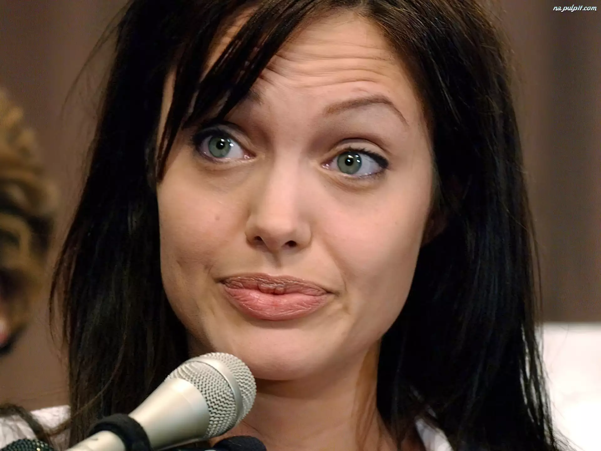 mikrofon, Angelina Jolie, zielone oczy