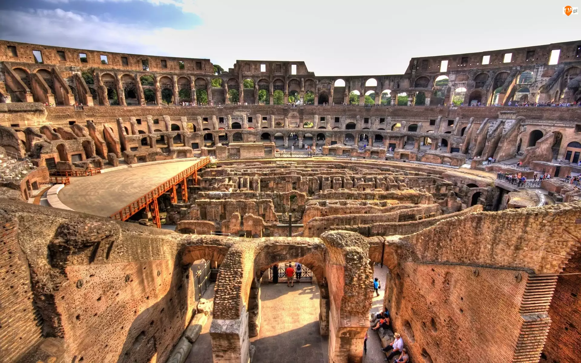 Zwiedzający, Koloseum, Ruiny