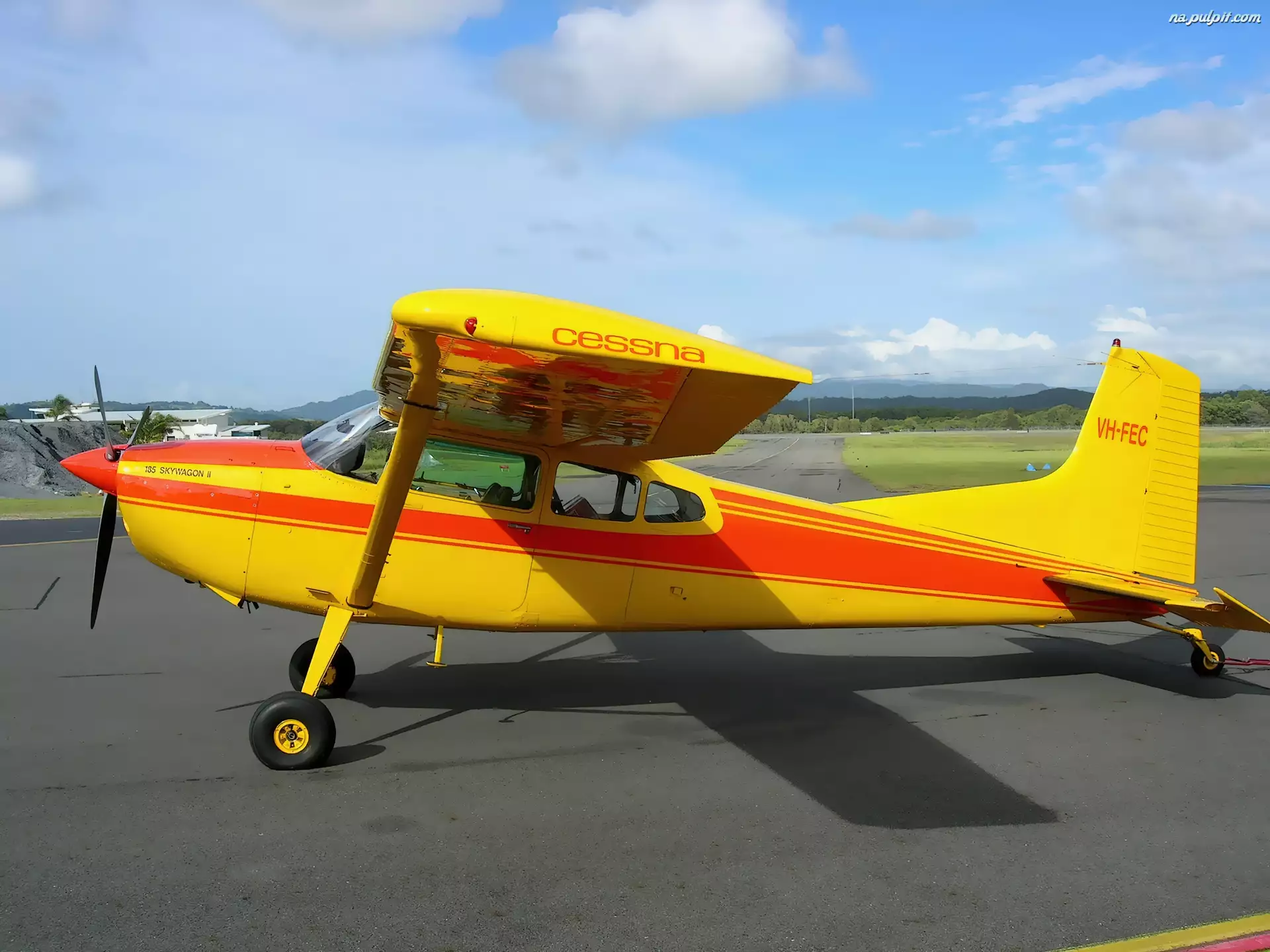 Lotnisko, Cessna 185, Skywagon II