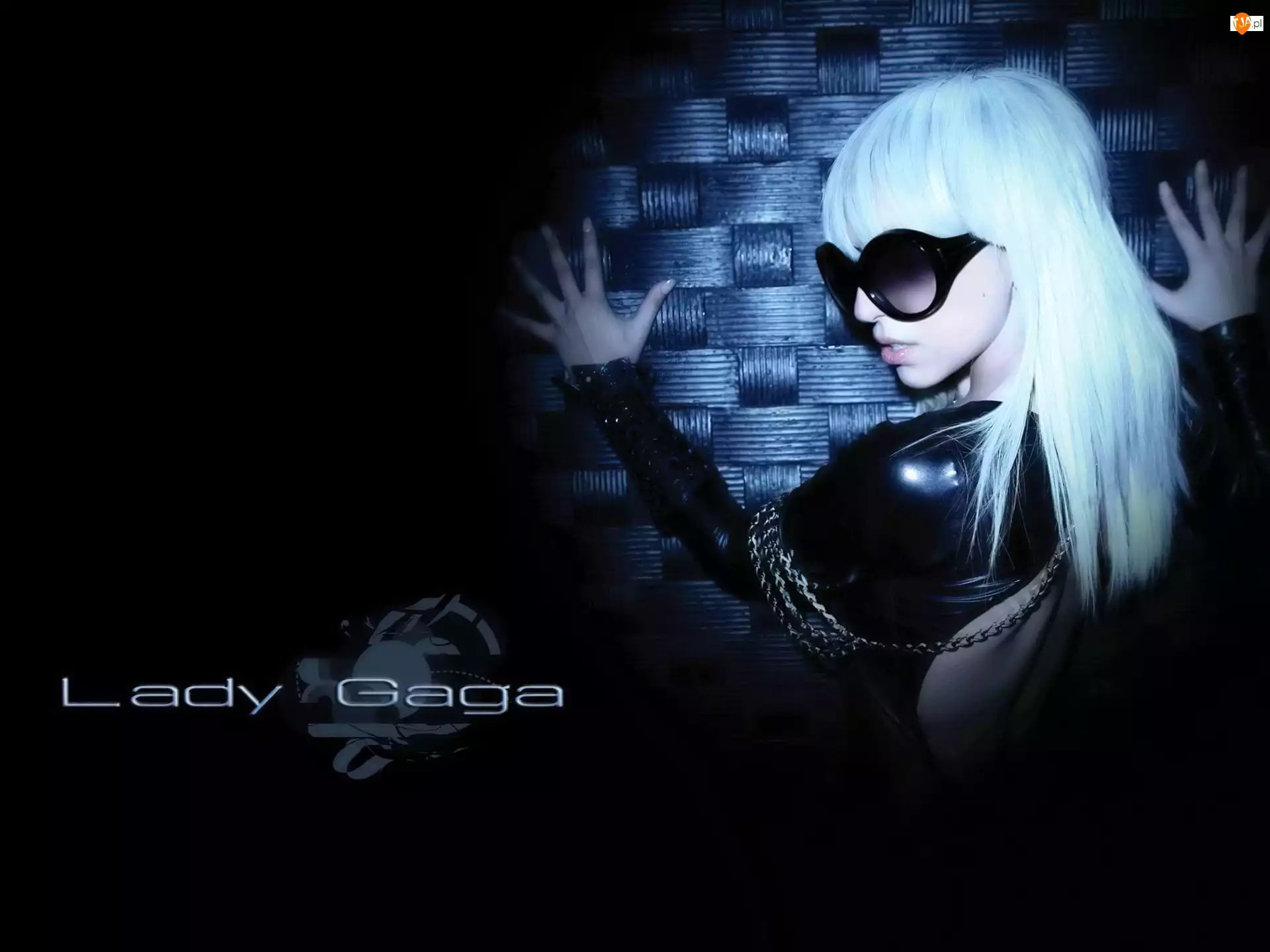 Lady Gaga, Ekscentryczna, Piosenkarka