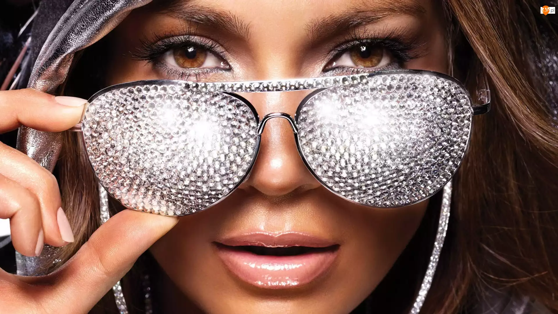 Jennifer Lopez, Okulary