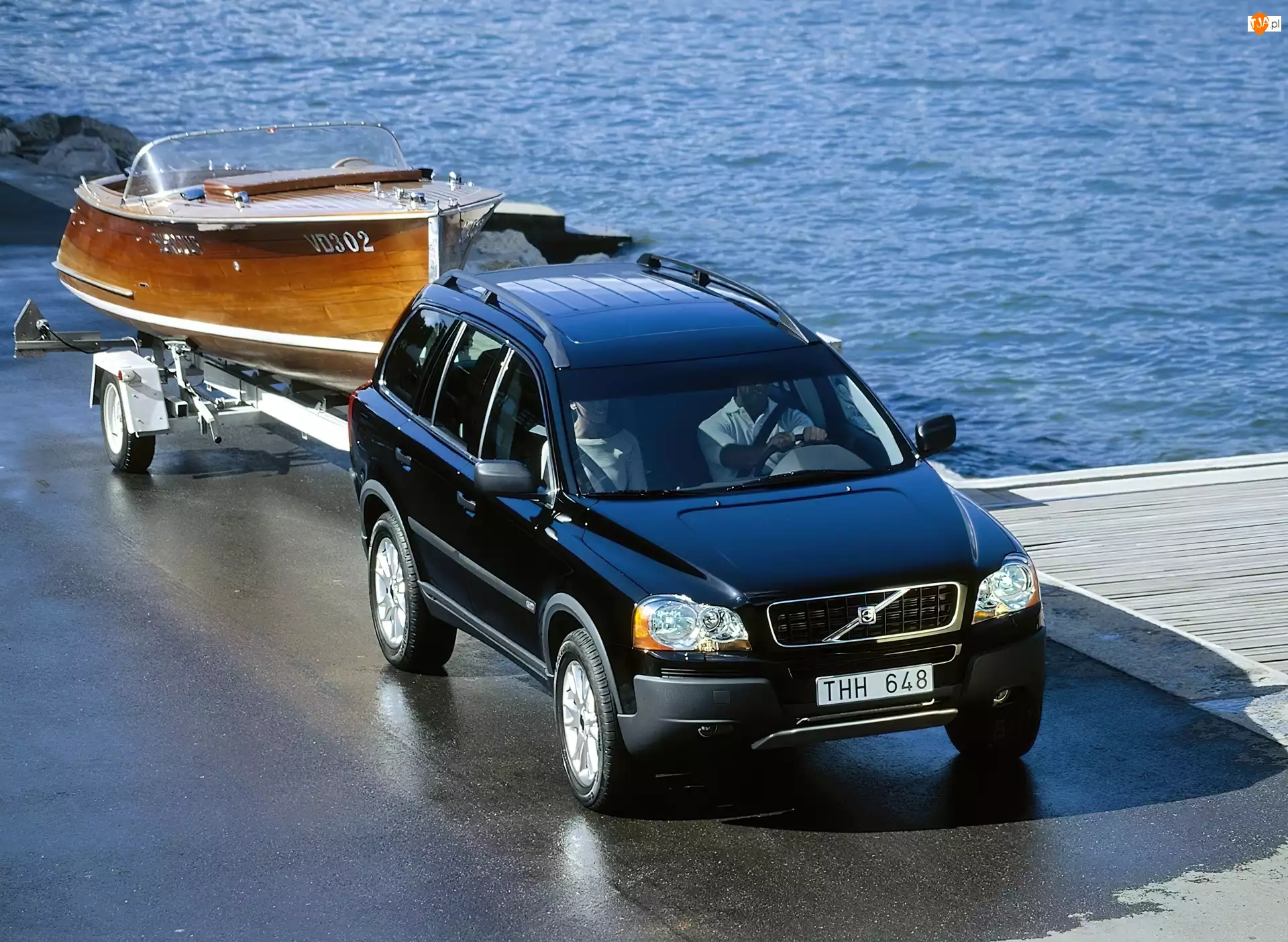 Motorówka, Volvo XC-90, Przyczepa