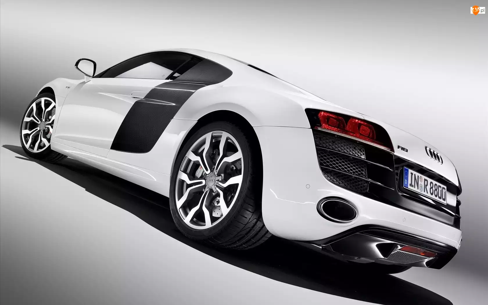 Białe, Audi R8