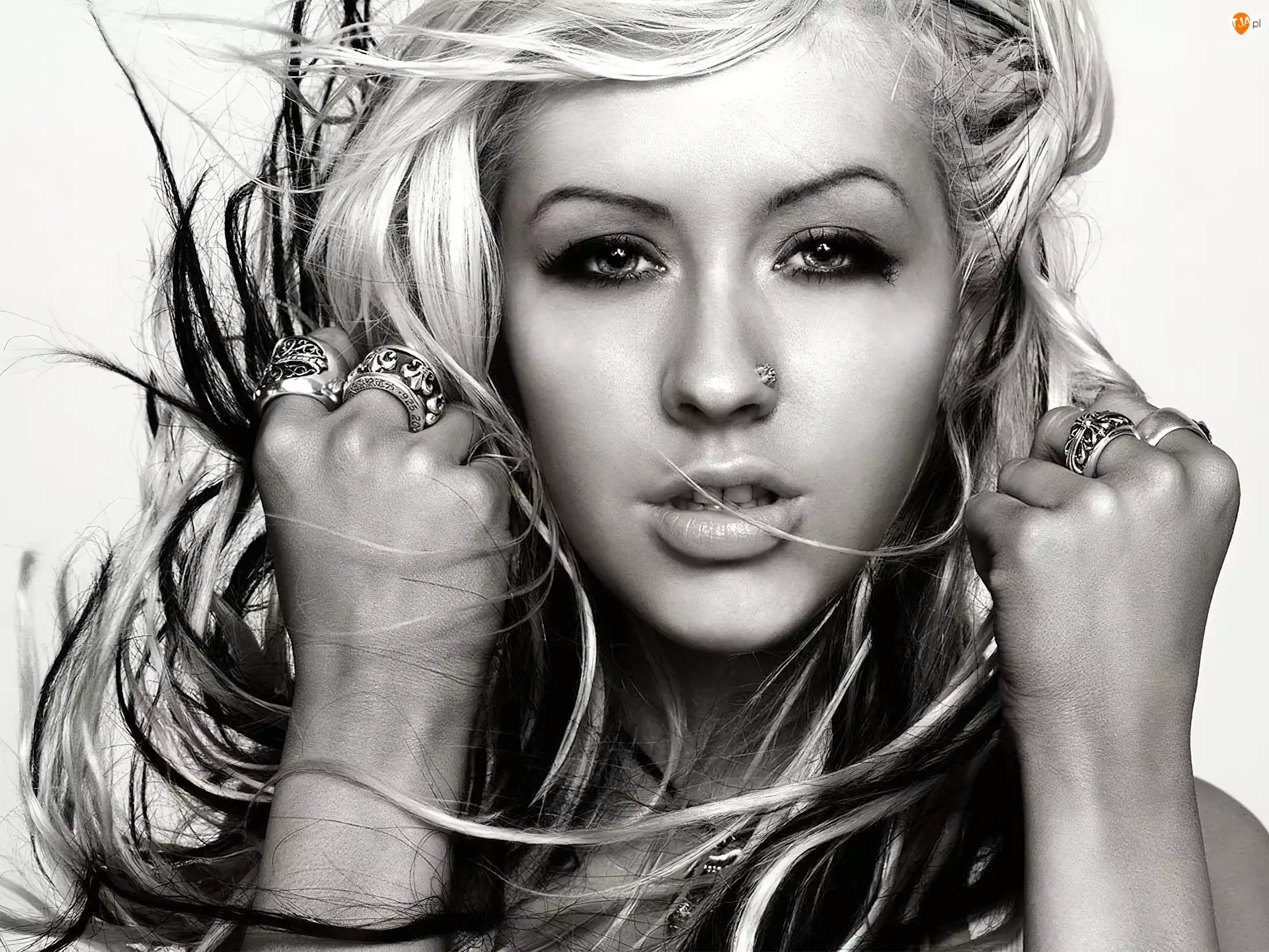 Christina Aguilera, Makijaż, Portret, Pierścionki