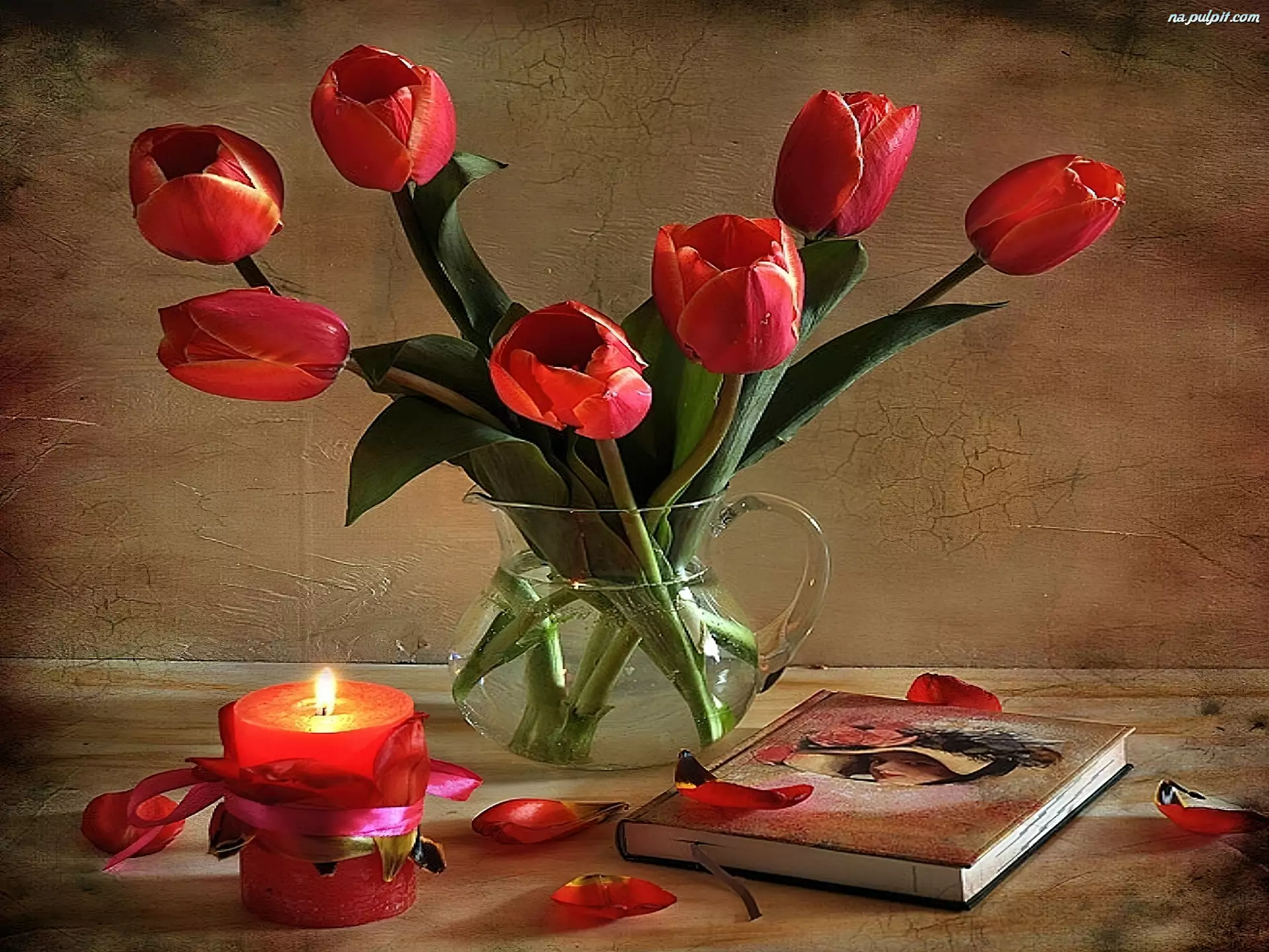 Świeczka, Tulipany, Książka